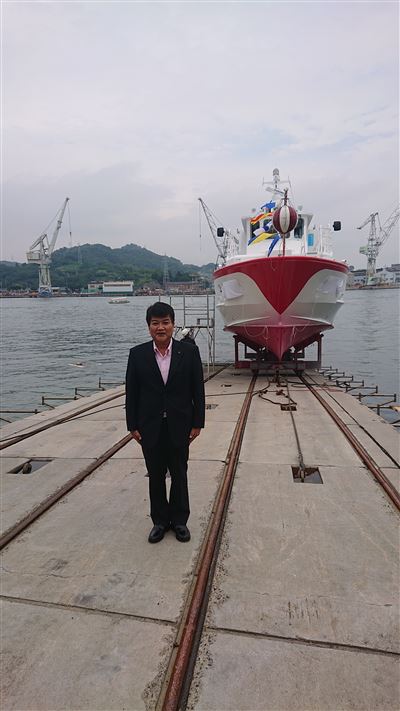 安居島 連絡船 進水式3